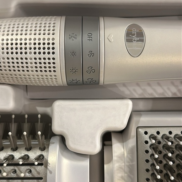 NIB drybar reserve 3-in-1 interchangeable blow-dryer - Picture 6 of 9